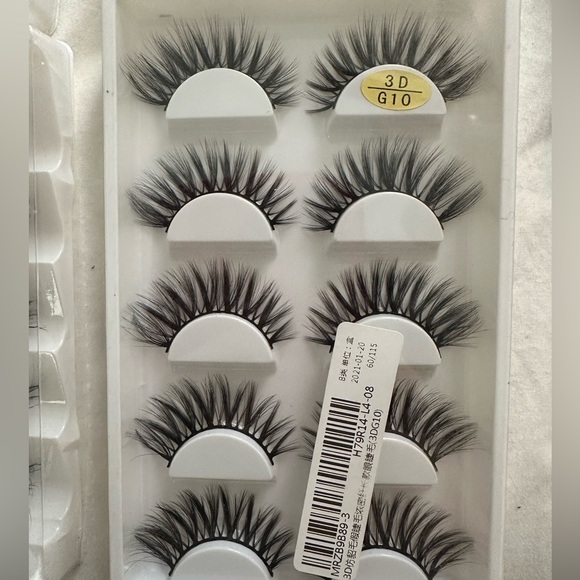 Eyelashes - Picture 1 of 12